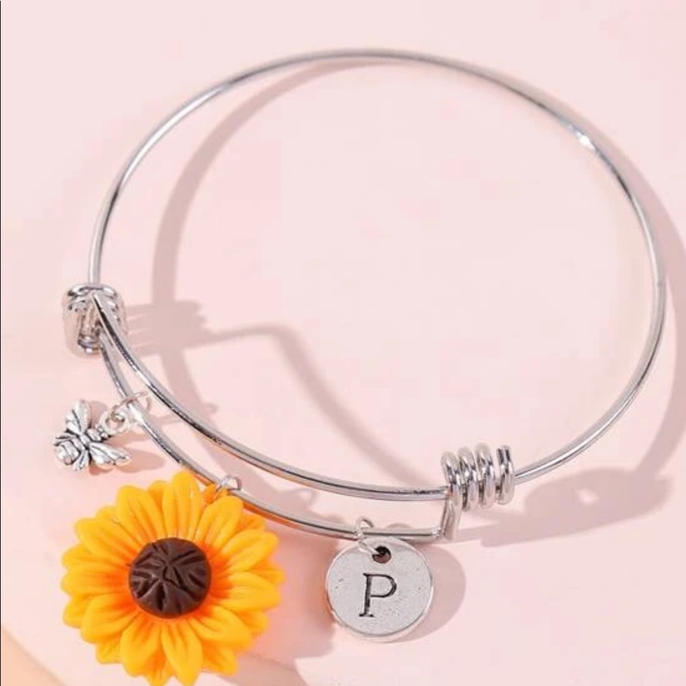 NWOT Sunflower Charm Bangle